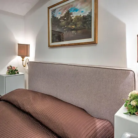Nocleg ze śniadaniem La Residenza Del Poeta *