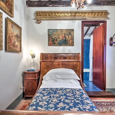 La Residenza Del Poeta Nocleg ze śniadaniem *