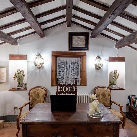 La Residenza Del Poeta Nocleg ze śniadaniem